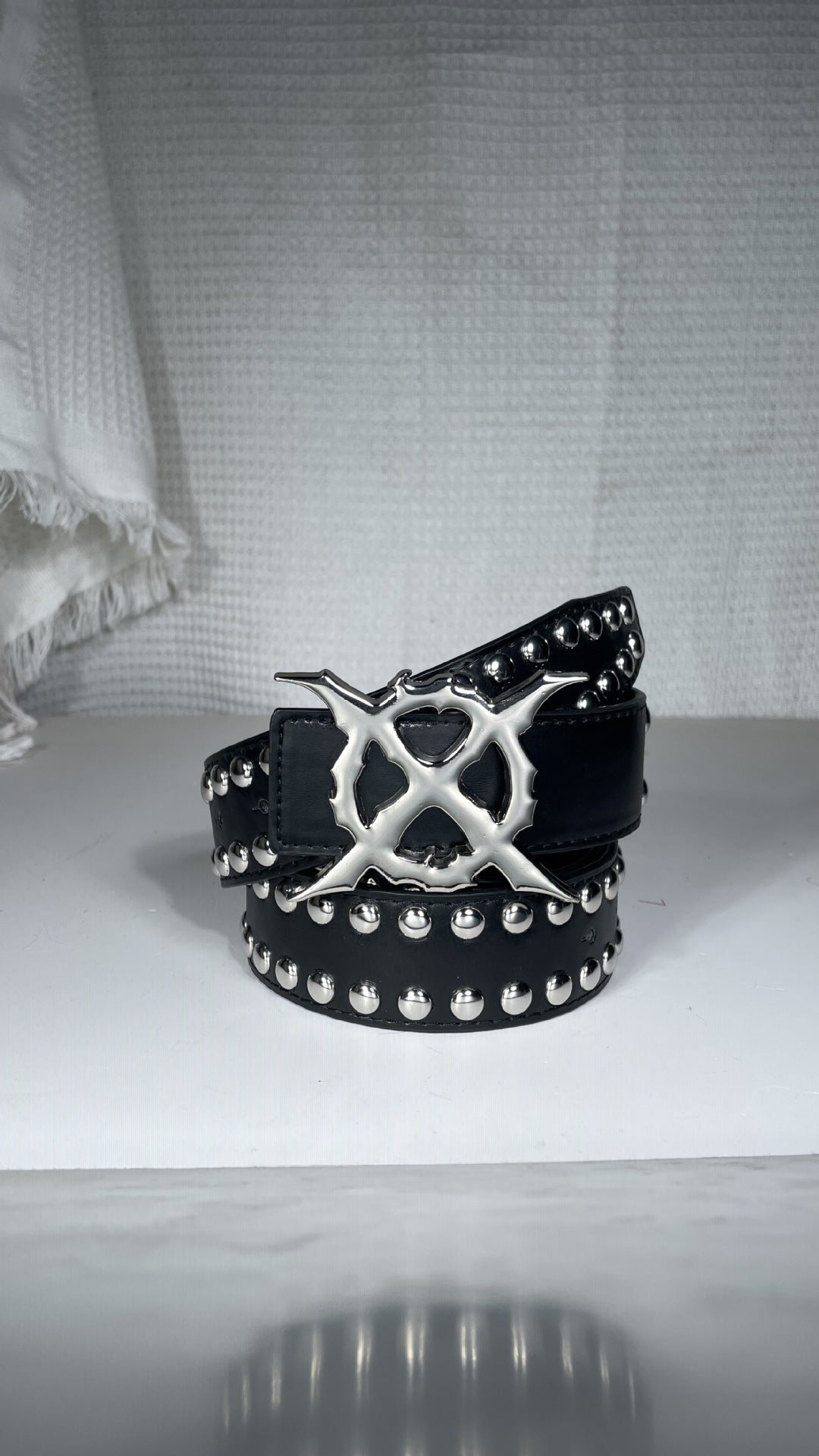 Personality Alien Punk Hollow Eye Rivet Belt Men