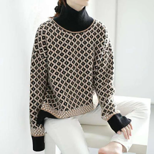 Womens Retro Chic Contrast-Knit Sweater