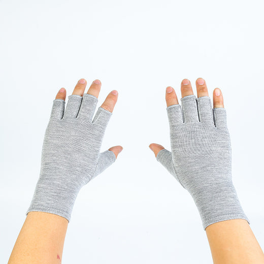 Light Gray Bamboo Fiber Half-finger Compression Gloves