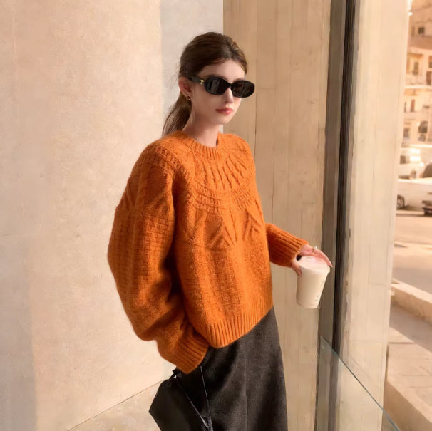 Chic And Brightening Loose-knit Sweater With A Crew Neck