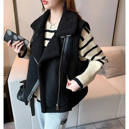 Versatile Outerwear Vest For Women To Layer And Style In Various Ways