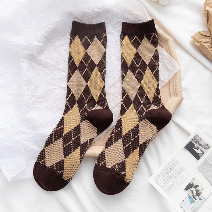 AutumnWinter Diamond-Patterned Women's Mid-Calf Socks