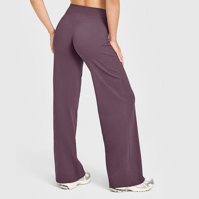Loose Straight-leg Yoga Pants That Create A Slimming High-waisted Look